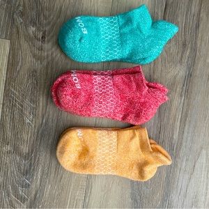 NWOT Youth Bombas 3pk